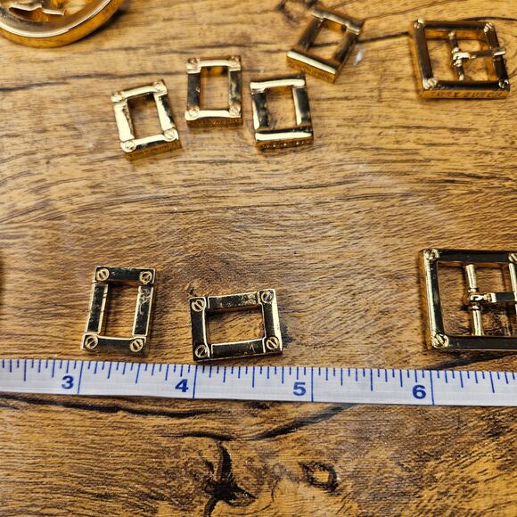Tory Burch gold buckle leather strap medallion crafting hardware - Picture 10 of 13